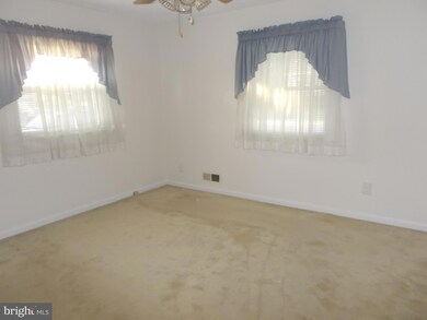 1111 Mchenry Dr, Glen Burnie, MD 21061 - photo 5