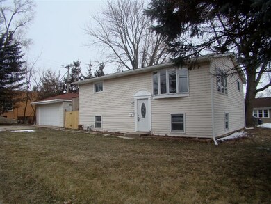 331 Delaware Ct, Carpentersville, IL 60110 - photo 7