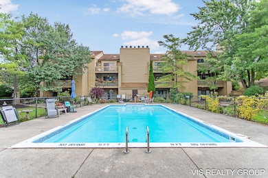 15-web-or-mls-300-farington-blvd