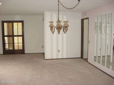 GREAT ROOM / DINING AREA