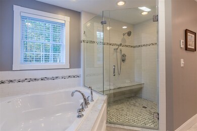 9 Pond View Cir, Nashua, NH 03063 - photo 6