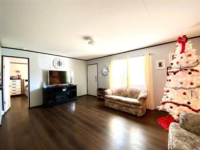 810 Pecos River Dr, Granbury, TX 76048 - photo 3