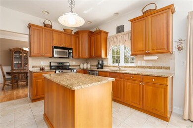 6770 Riegals Dr, Macungie, PA 18062 - photo 7