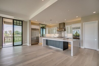 02_KitchenWithBalcony