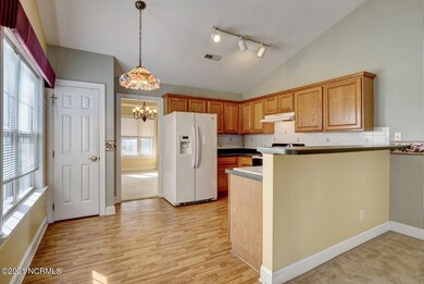 3909 Rounding Bend Ln-large-009-017-P583