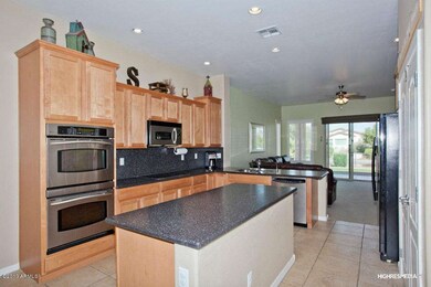 Gourmet Kitchen w/ Double Ovens