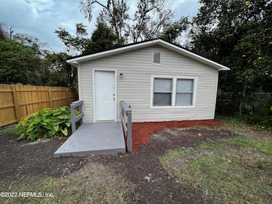 2425 Dolphin Ave unit B, Jacksonville, FL 32218 - photo 4