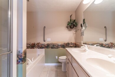 1930 W Courtside Dr, Peoria, IL 61614 - photo 5