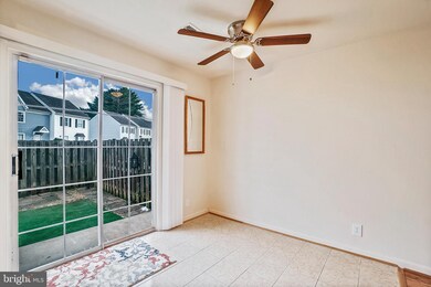 909 Madison Ct unit 42, Stafford, VA 22556 - photo 7