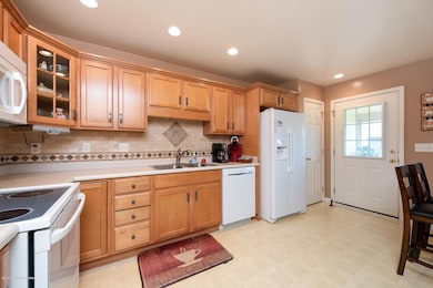 8418 Aspen Glen Way, Louisville, KY 40228 - photo 7