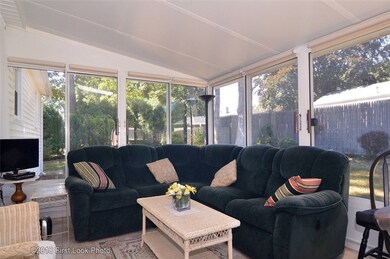 115 Viceroy Rd, Warwick, RI 02886 - photo 4