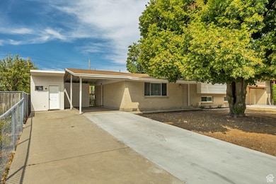 841 E Newbold Cir, Midvale, UT 84047 - photo 2