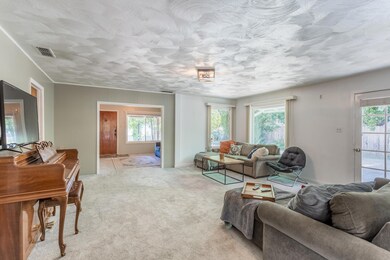 2348 California St, Redding, CA 96001 - photo 4