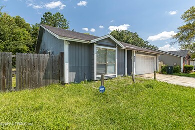 875 Duskin Dr, Jacksonville, FL 32216 - photo 3