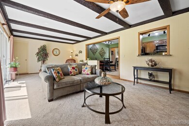 528 Kingsway Dr W, Aurora, IL 60506 - photo 6