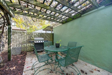 2324 4th Ave, Sacramento, CA 95818 - photo 4