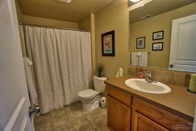 1662 W Hill Ave, Sisters, OR 97759 - photo 4