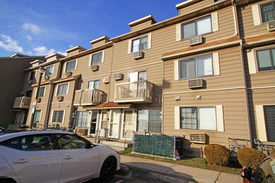 136 Lamped Loop unit A, Staten Island, NY 10314 - photo 2
