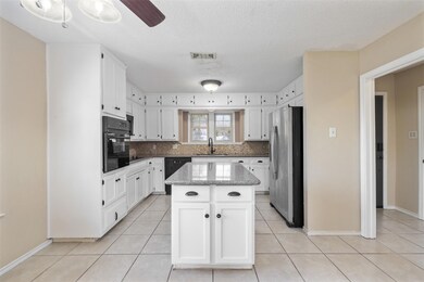 713 Toni Dr, Hurst, TX 76054 - photo 5