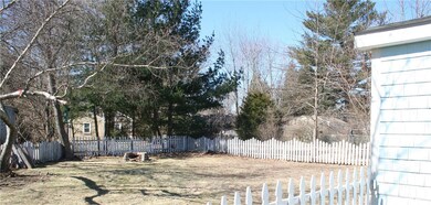 330 Namquid Dr, Warwick, RI 02888 - photo 4