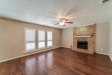 806 Shady Glen Ln, Bedford, TX 76021 - photo 5