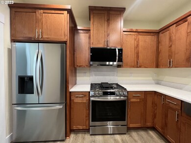 152 Elkton St, Sutherlin, OR 97479 - photo 6