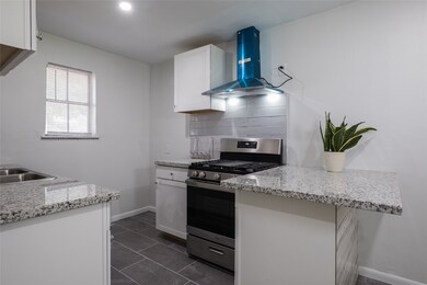 838 Conklin St, Houston, TX 77088 - photo 2