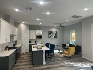 907 W 35th St unit D, Houston, TX 77018 - photo 3