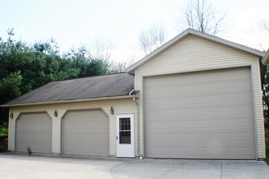 970 Kingsway Cir, Howard, OH 43028 - photo 4