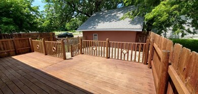 215 N 22nd St, Parsons, KS 67357 - photo 2