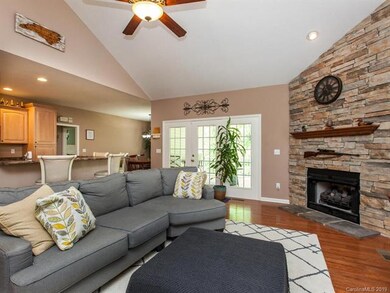 122 Baton Ln, Hendersonville, NC 28792 - photo 6