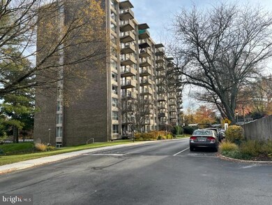 Green Hill Condominiums unit W-213, Wynnewood, PA 19096 - photo 2