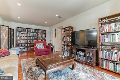 4119 S Four Mile Run Dr unit 202, Arlington, VA 22204 - photo 5