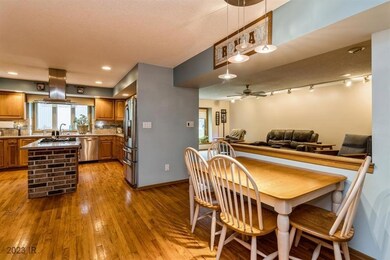 813 36th St, West Des Moines, IA 50265 - photo 6