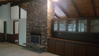 83 Morgan Cir, Amherst, MA 01002 - photo 5