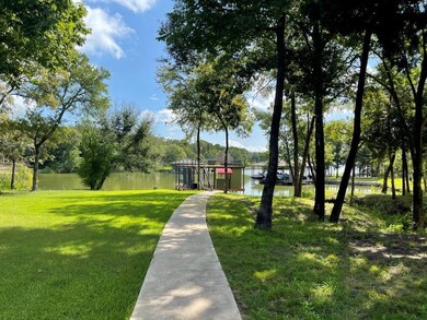 902 Donzi Ct, Corsicana, TX 75109 - photo 4