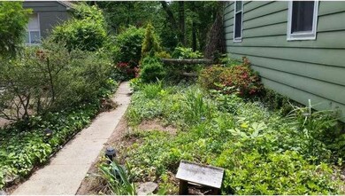 497 Manatawny St, Pottstown, PA 19464 - photo 2