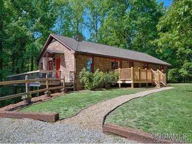 402 Rockwood Dr, Hendersonville, NC 28792 - photo 2