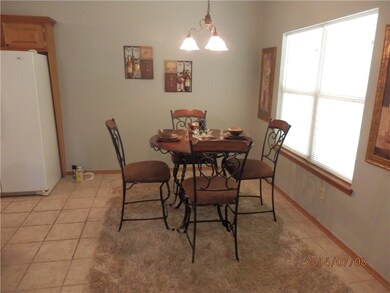 2708 E Hills Dr, Moore, OK 73160 - photo 7