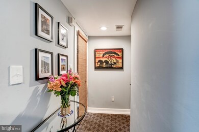 1124 25th St NW unit T5, Washington, DC 20037 - photo 2