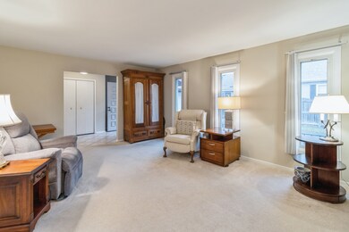 633 E 8th Ave, Naperville, IL 60563 - photo 4