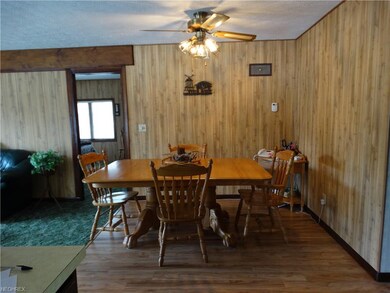 10X11 dining room with laminate flooring