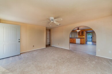 04 Family Room