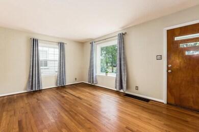 360 E Jeffrey Place, Columbus, OH 43214 - photo 4