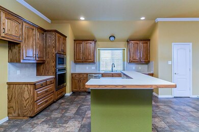 336 Hill Crest Dr, Hurst, TX 76053 - photo 4