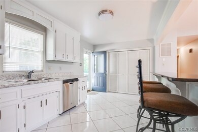 6019 Sara Kay Dr, North Chesterfield, VA 23237 - photo 4