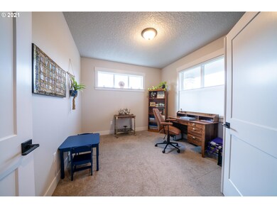 320 E Washington St, Carlton, OR 97111 - photo 3