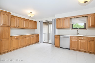 463 Windham Loop, Staten Island, NY 10314 - photo 7