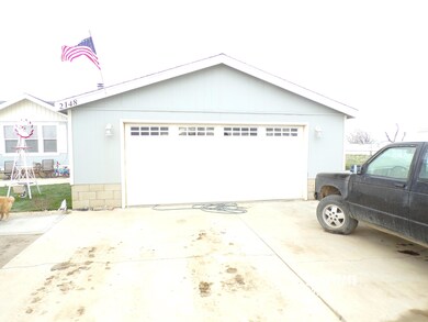 2148 58th St W, Rosamond, CA 93560 - photo 2