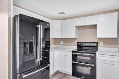 42 Tiverton Pkwy, Worcester, MA 01602 - photo 5